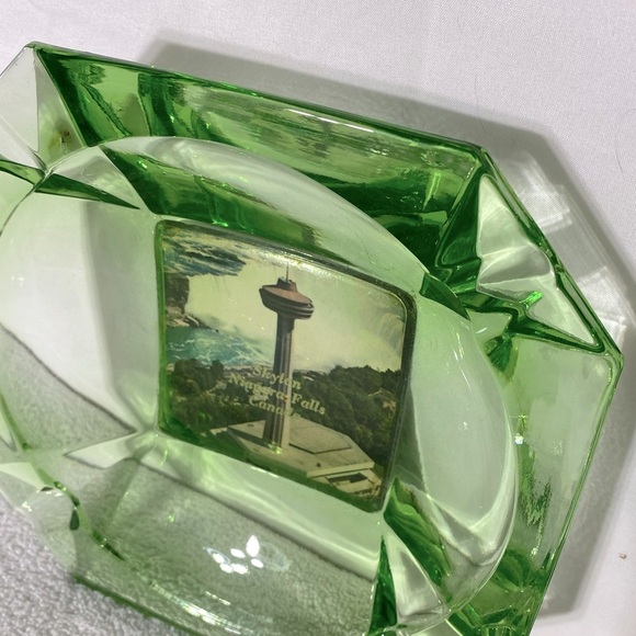 Vintage Skylon Niagara Falls Canada Large Cut Green Glass Ashtray Trinket Dish - Picture 6 of 12